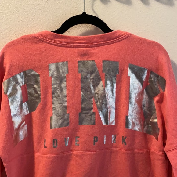 LE VS PINK Metallic Logo Long Sleeve Pullover - Picture 4 of 5